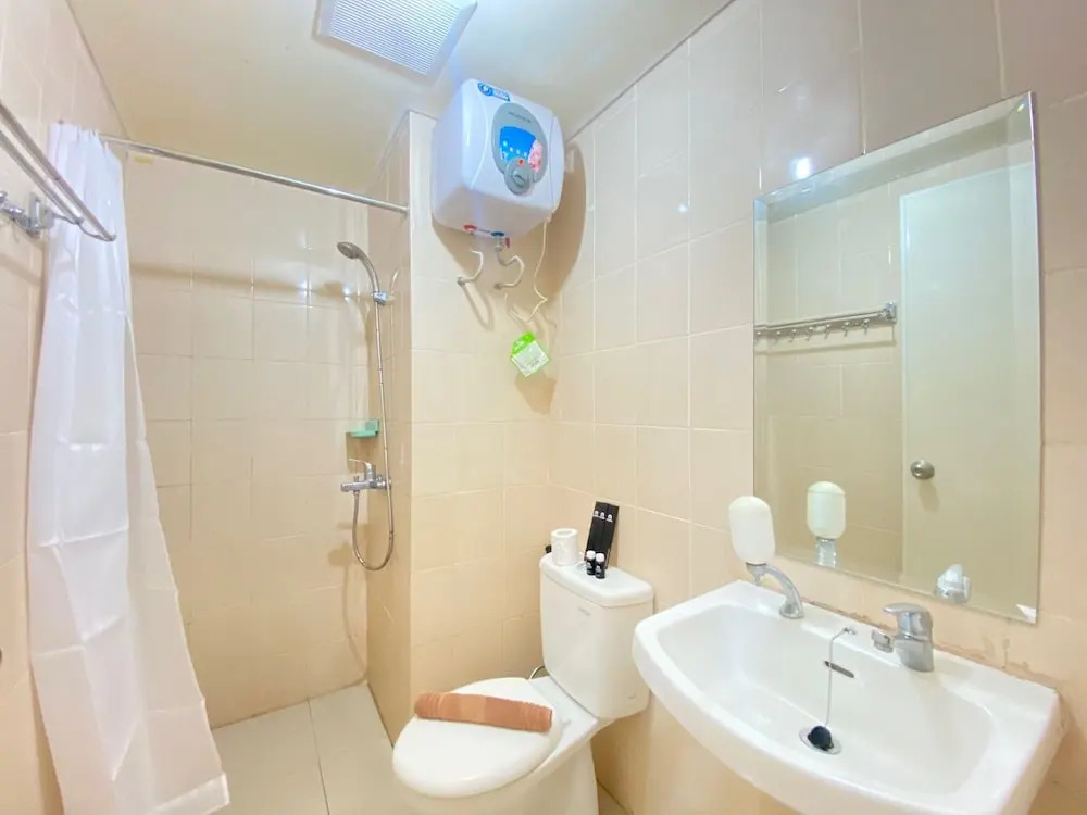 Cozy Mozy 2BR Apartment - Parahyangan Residence