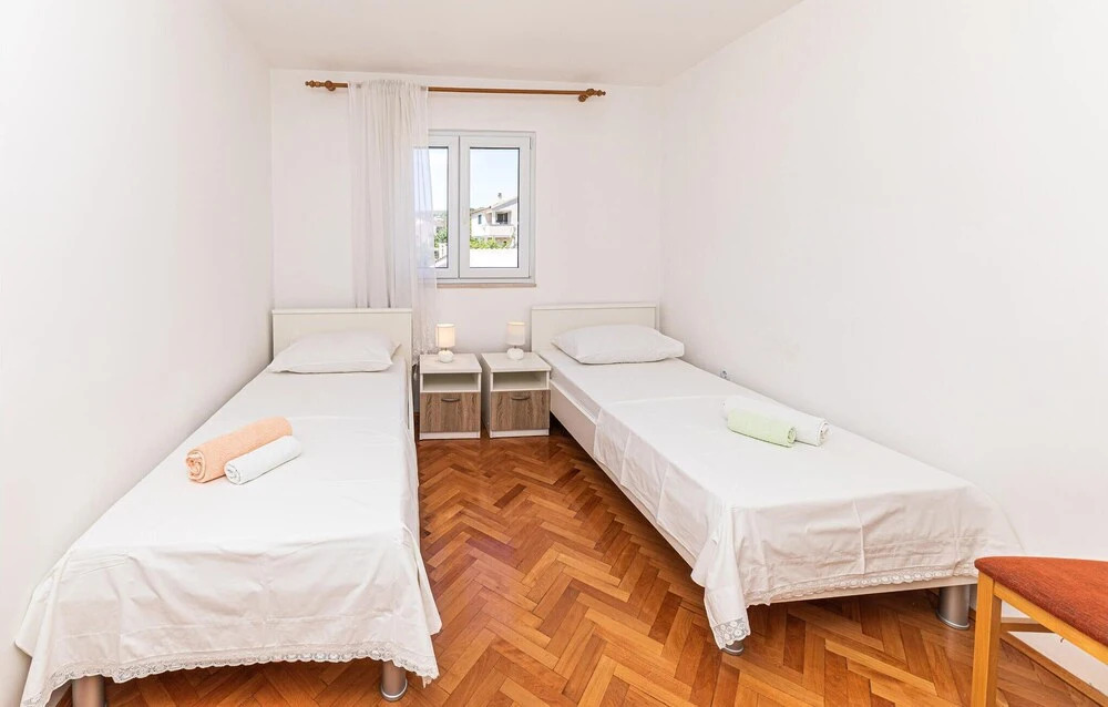 Awesome Home in Vinisce With Outdoor Swimming Pool, Wifi and 5 Bedrooms