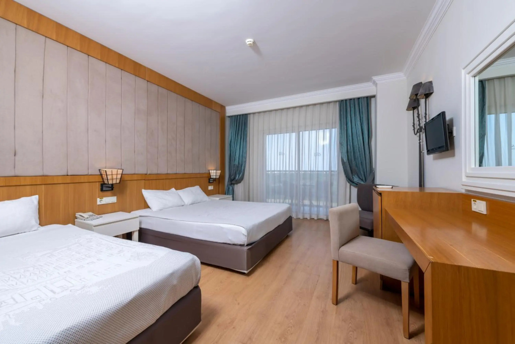 Lake & River Side Hotel & Spa