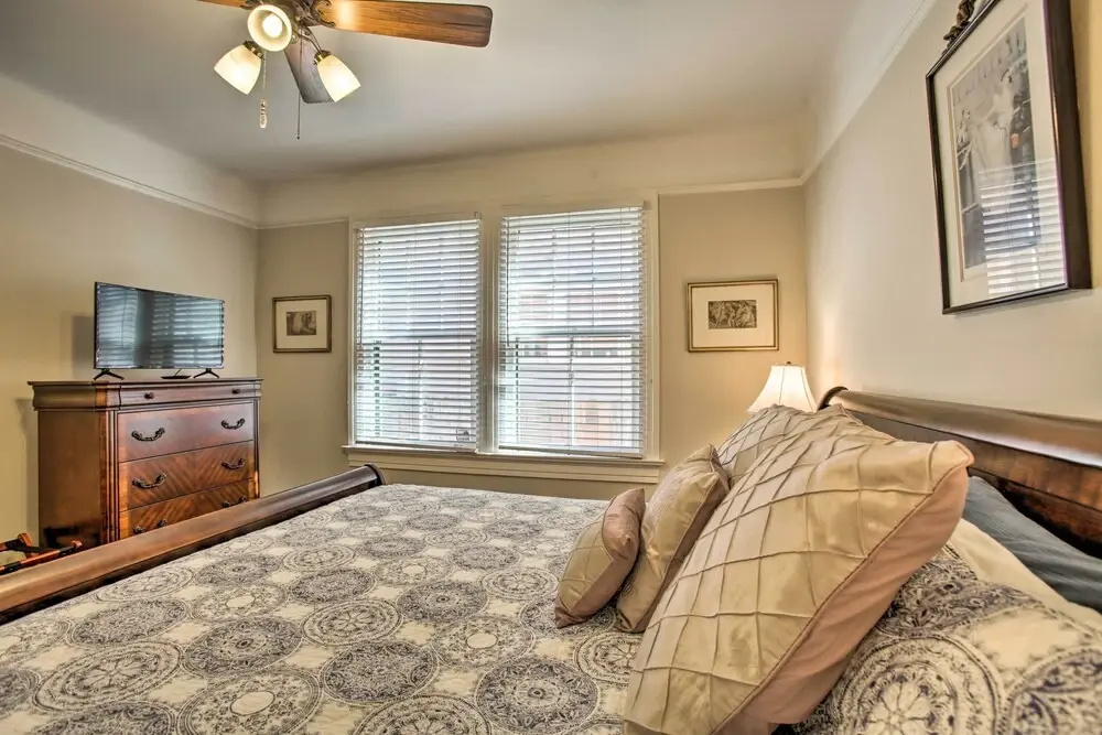 Soul & Style! Duplex Near French Quarter w/ Porch