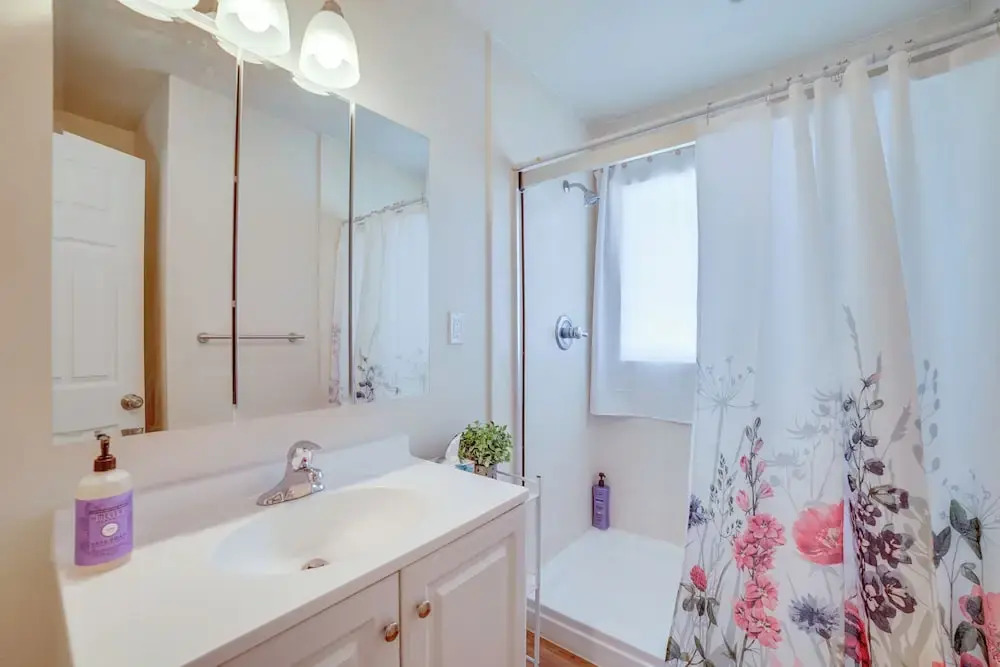 Anchorage Retreat, Walk to Dining & Entertainment