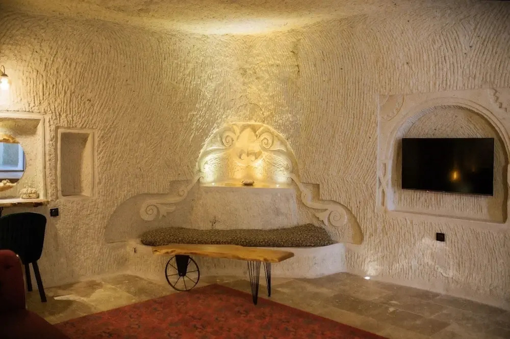 Rose Moon Cave