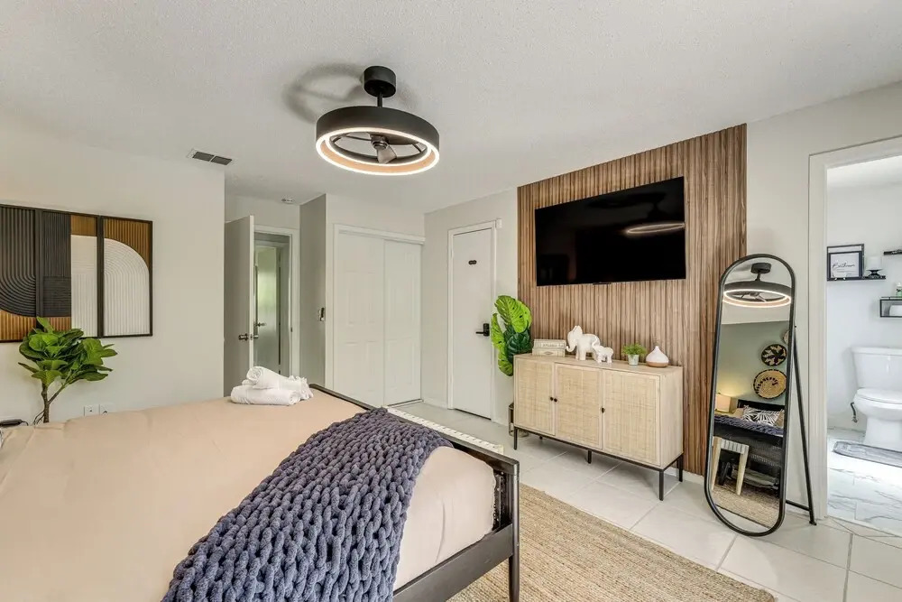 Disney Getaway w/ Private Hot Tub 14 Mi to Parks