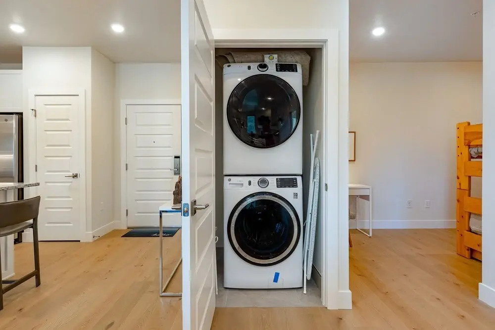 306 Clearwater Lofts 2 Bedroom Condo by Redawning