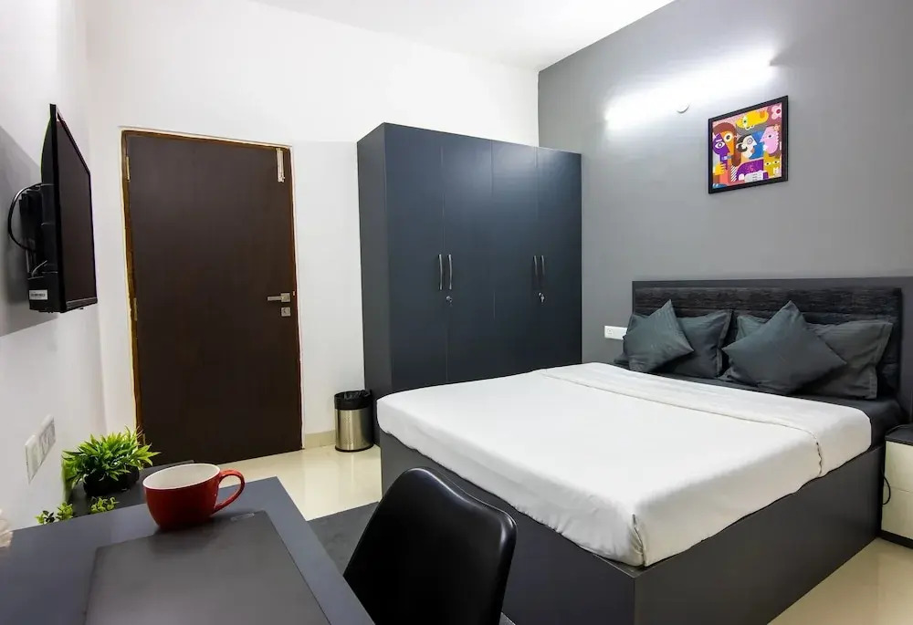 Housr 43 Gachibowli Near DLF Cybercity