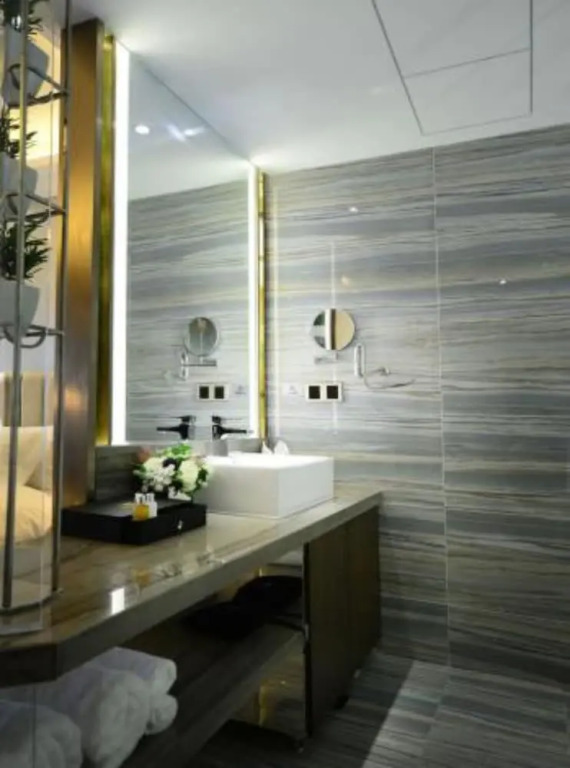 Rezen Minwoo Hotel (Twin Towers Global Center)