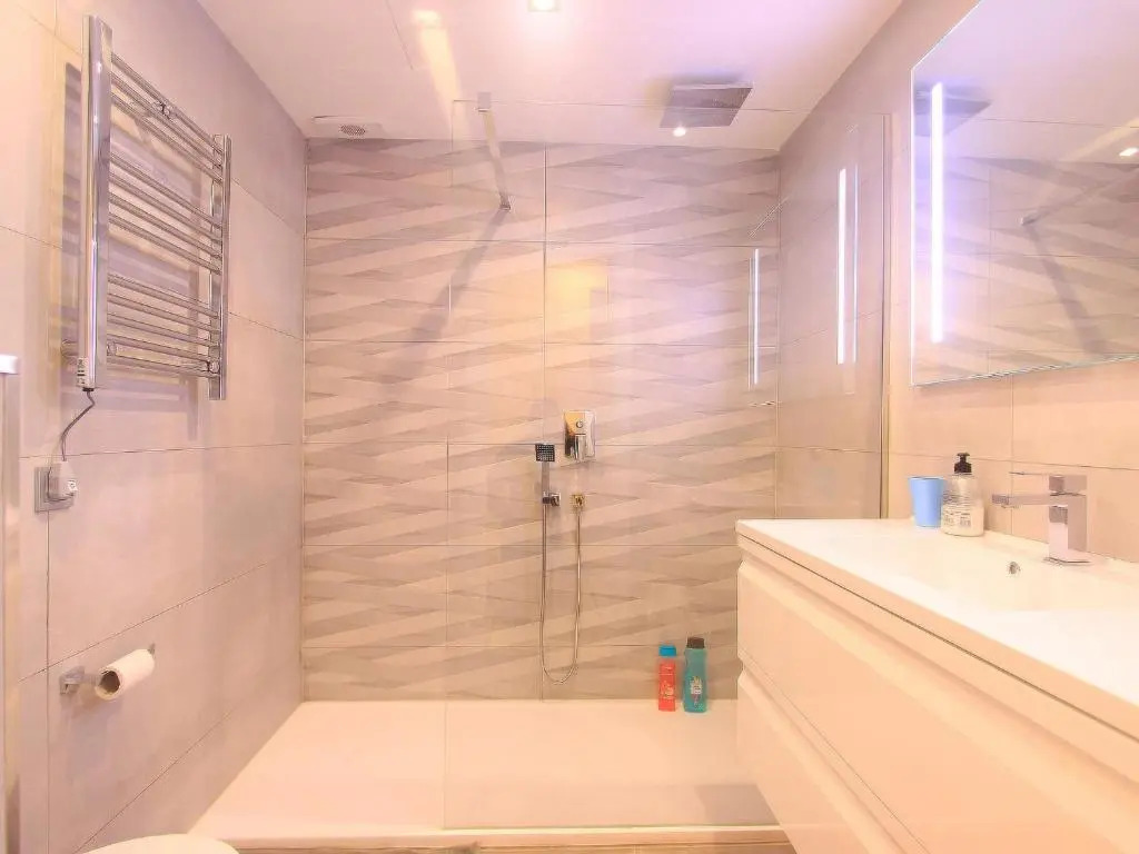 1093 modern beach apartment , huge terrace , bbq