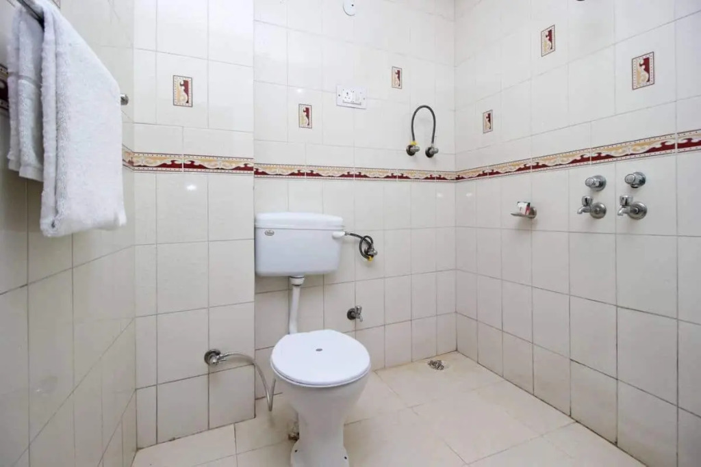 Hotel Charlene - Mall Road, Mussoorie
