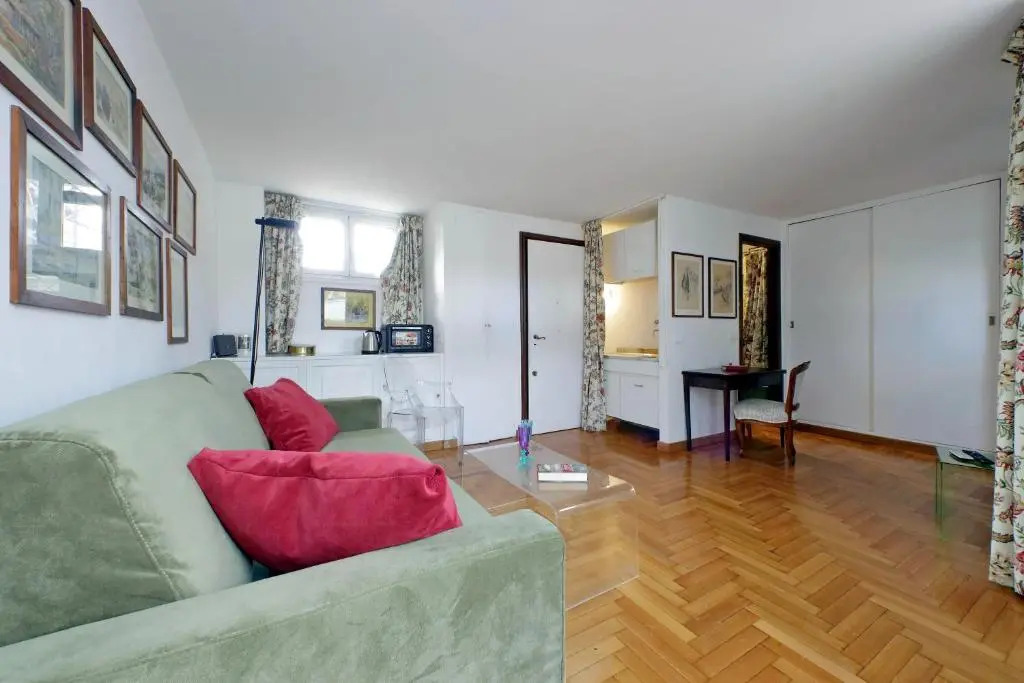 Lovely Apartment Via Sistina