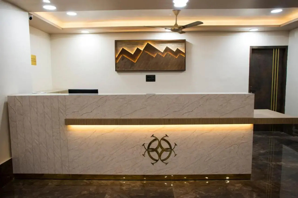 Crimson Hotel & Banquets