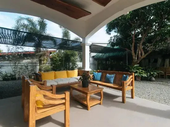 RedDoorz at Casa Rafaelle Transient Ilocos Sur