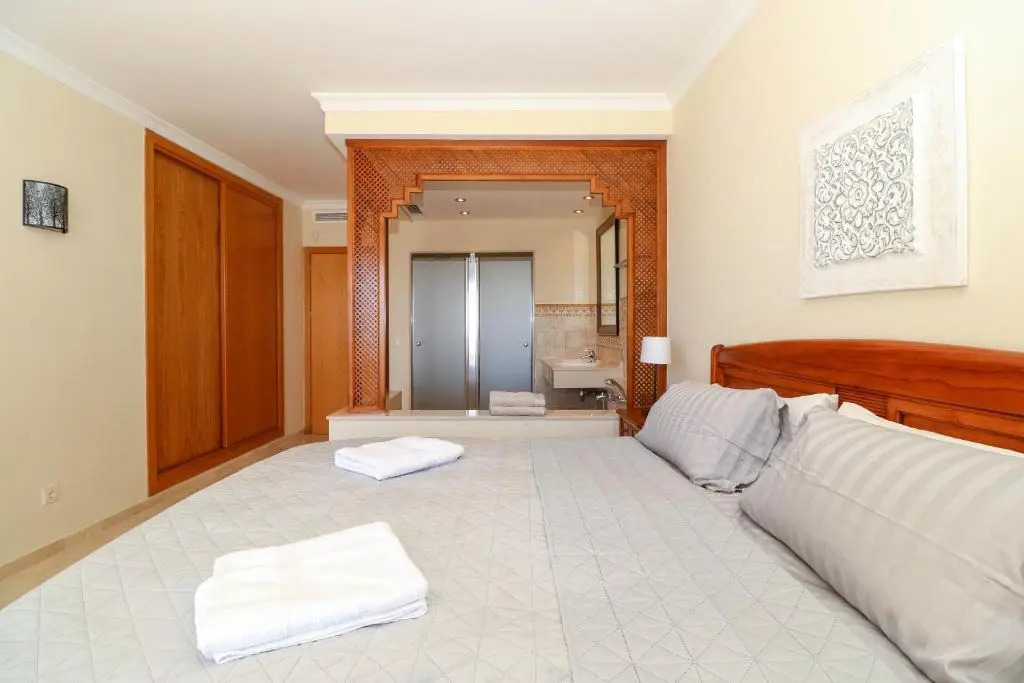 Luxury 2BR Condo B3 by Rafleys, Panoramic Sea Views, 7 mins Walk to the Beach