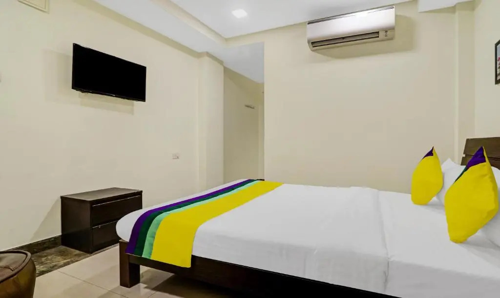 Itsy Hotels Aura Stays