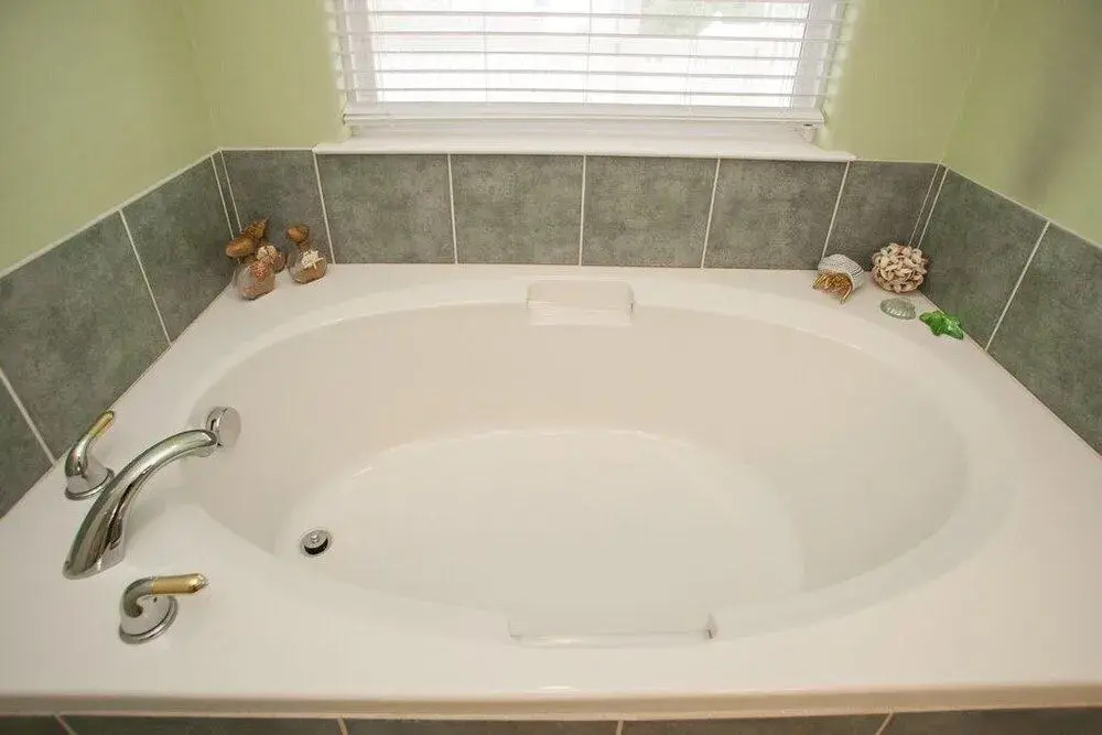 Down By The Sea - 9 Br Home