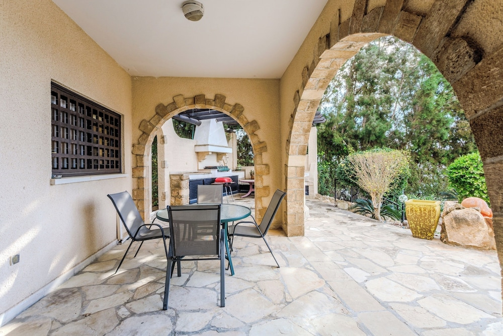 Resitour - Kamares Village