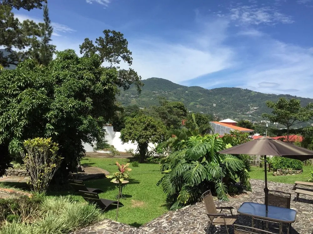 Nest Hotel B & B