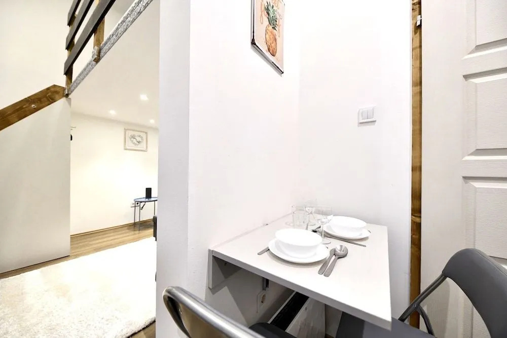 Cosy flat in Király str, King