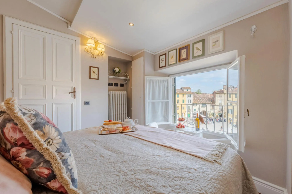 Casa Pitt in Lucca With 3 Bedrooms and 2 Bathrooms