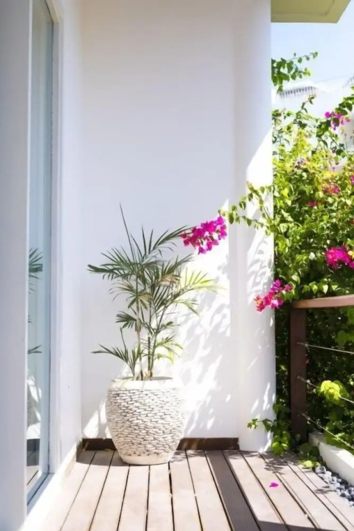 Villa La Sirena 2 Minutes From Beach 3 Bedroom Villa by RedAwning