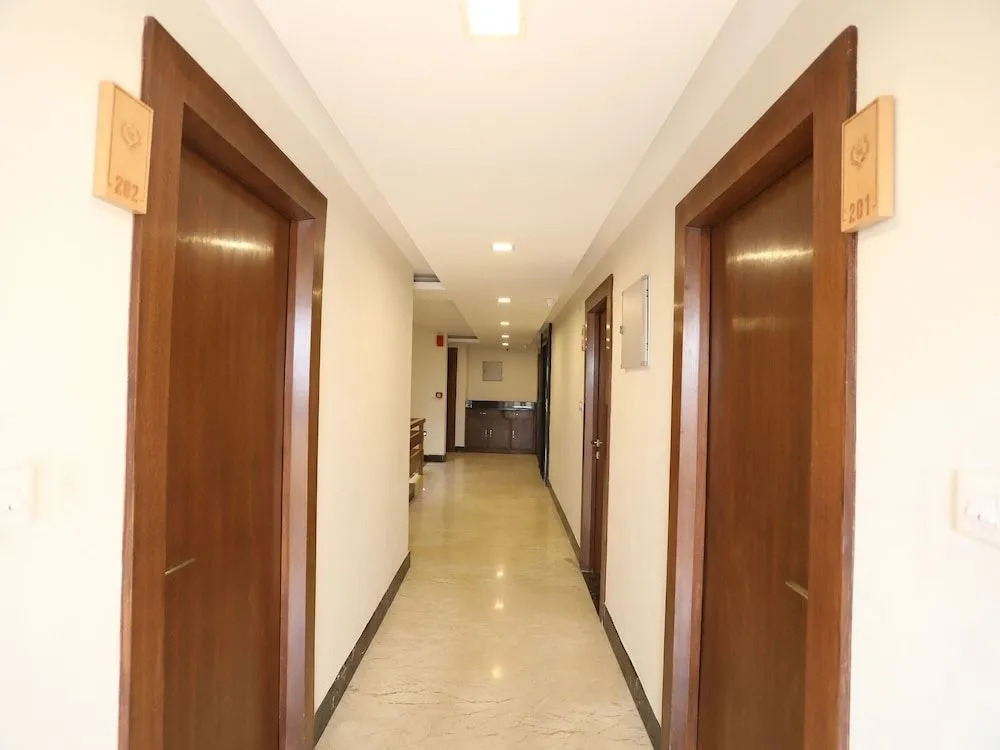 OYO 10380 Hotel The Green Majestic