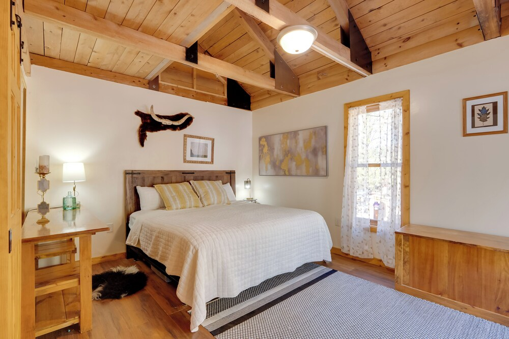 7 Mi to Bilger's Rocks: Secluded 7-acre Retreat