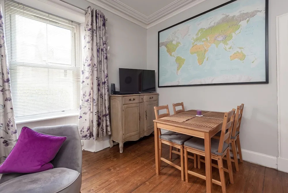 412: Regent Place apartment
