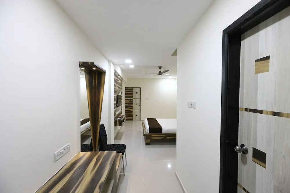 OYO 7131 Amrita Inn