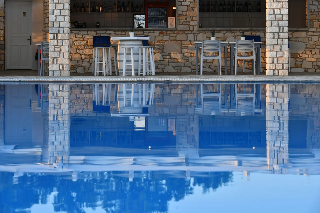 Kosmitis Suites & Villas