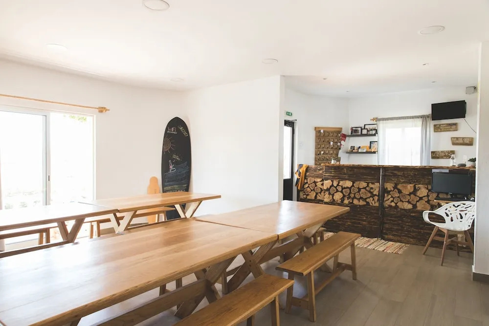 Good Feeling Hostel & Guest House
