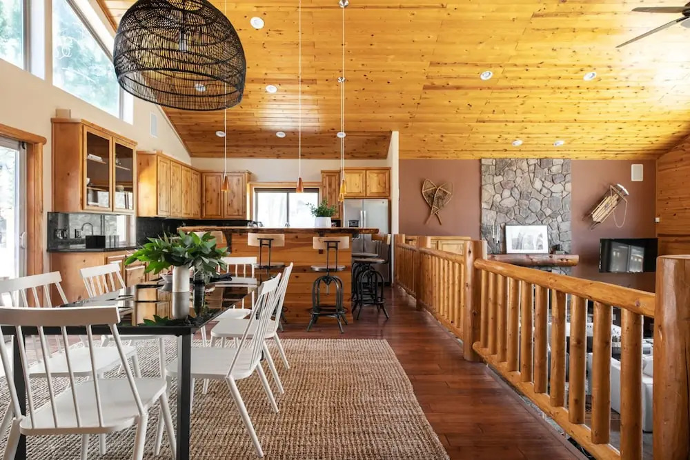 Bernard by Avantstay Luxurious Cabin in Big Bear w/ Hot Tub & Pool Table