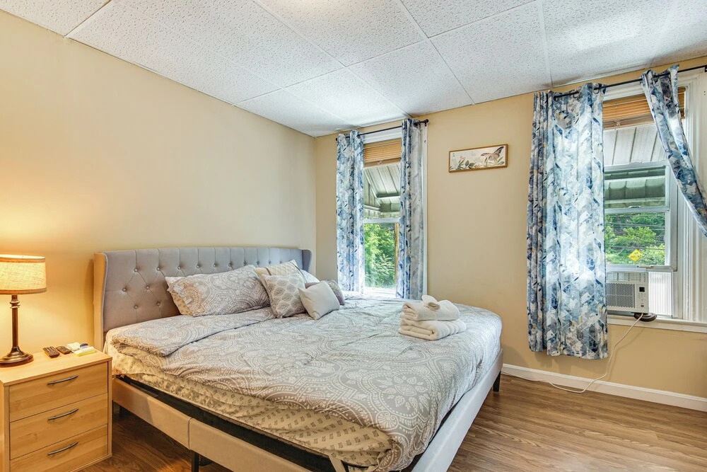 West Oakland Home - 2 Mi to Downtown Pittsburgh!