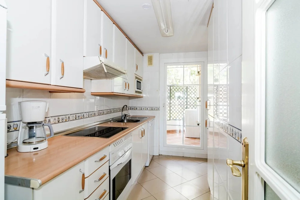 SAT - Contemporary Apartment in Puerto Banus