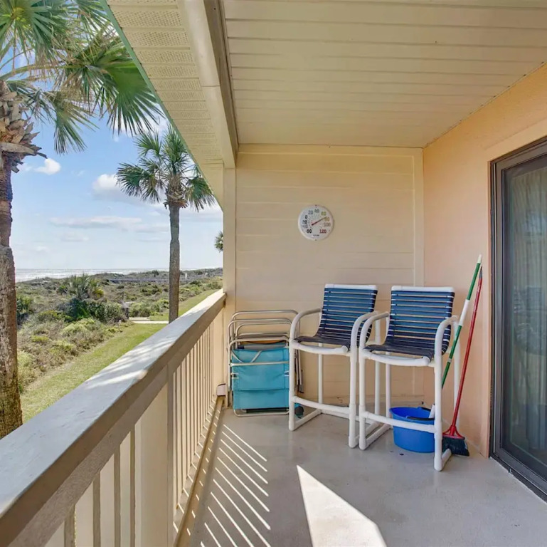 Sun-kissed FL Condo Ocean View Pool Free Tix