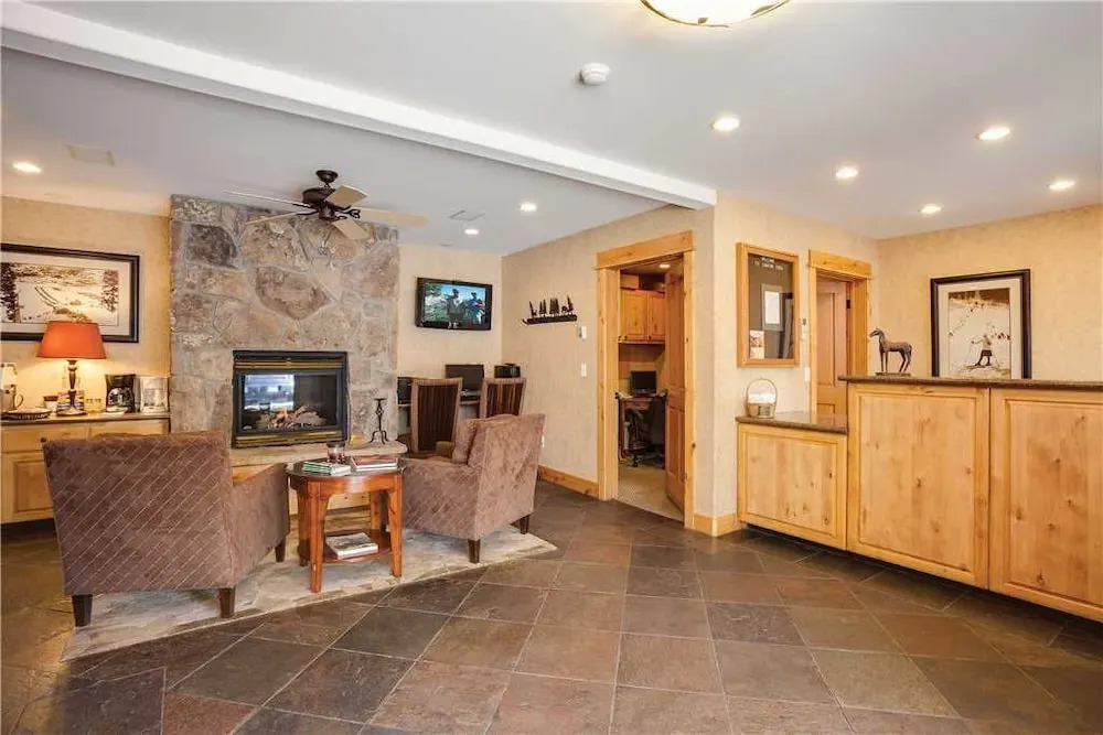 Canyon Creek B 204