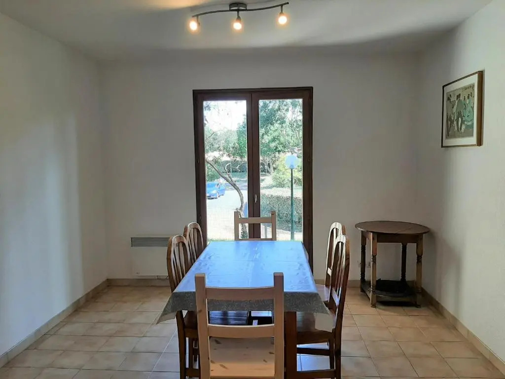 Maison familiale avec jardin, près de locéan dans un quartier calme - FR-1-239-820