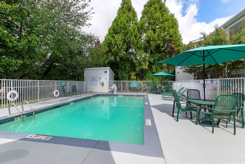 Quality Inn Fayetteville Near Historic Downtown Square
