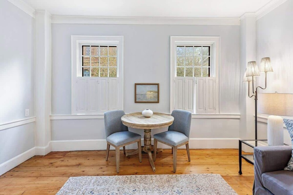 Sea Glass Suite - Luxury in Newport