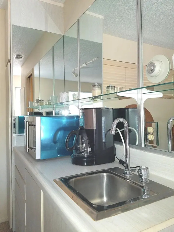 De Anza Golf Course Cottage - 1 Br home by RedAwning