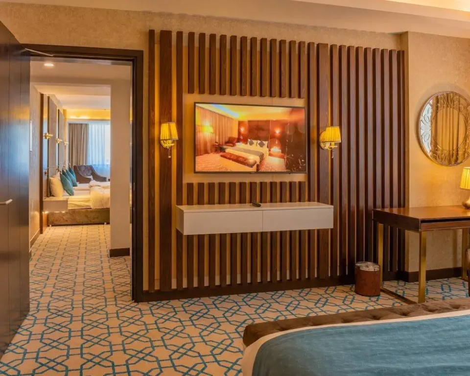 Royal Crown Hotel