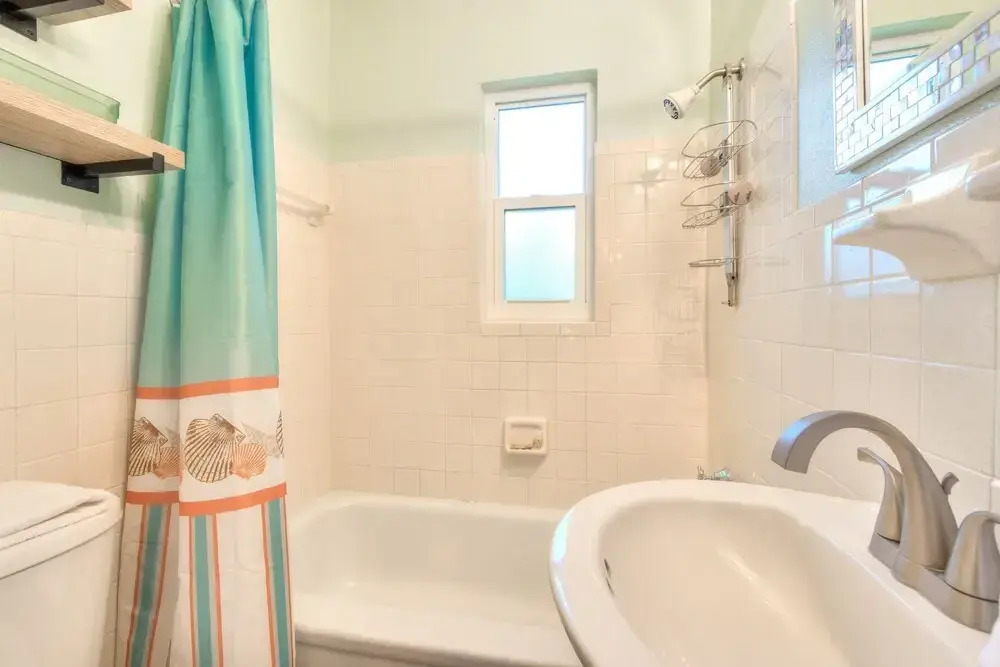 Tropic Terrace #37 - Beachfront Rental 1 Bedroom Condo by Redawning
