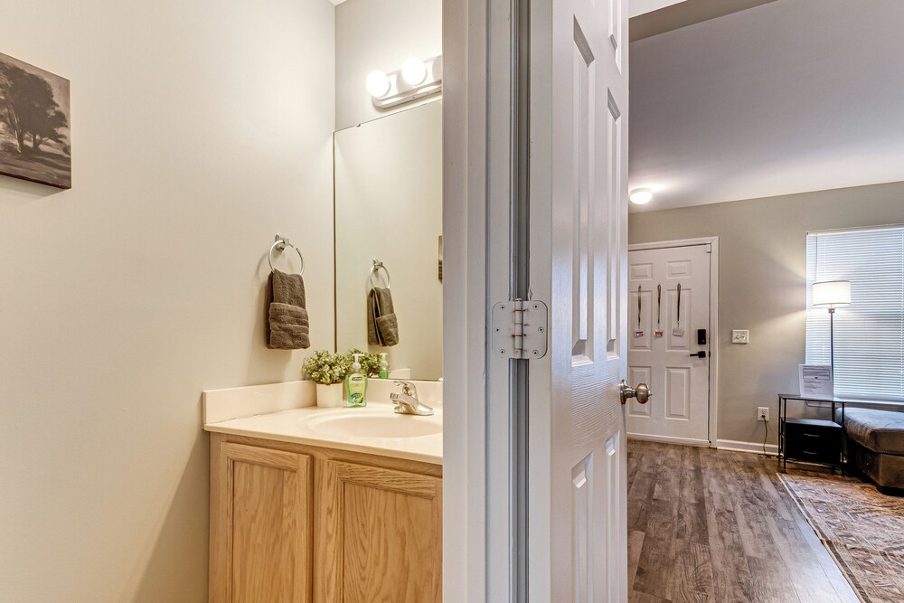2 Mi to Lenovo Center: Dog-friendly Getaway