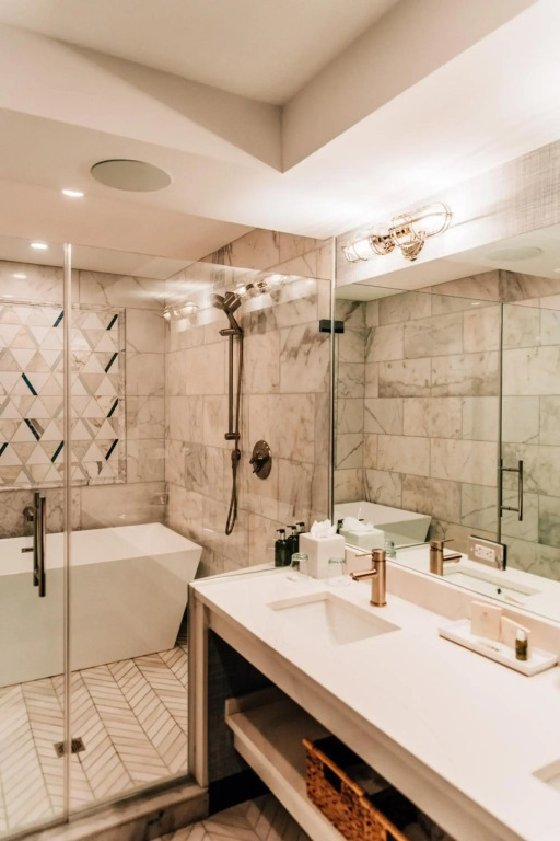 Salem Waterfront Hotel & Suites