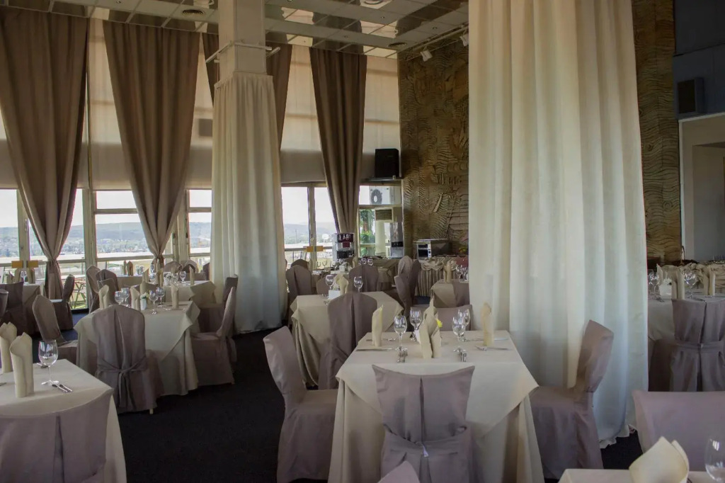 Hotel Cherno More