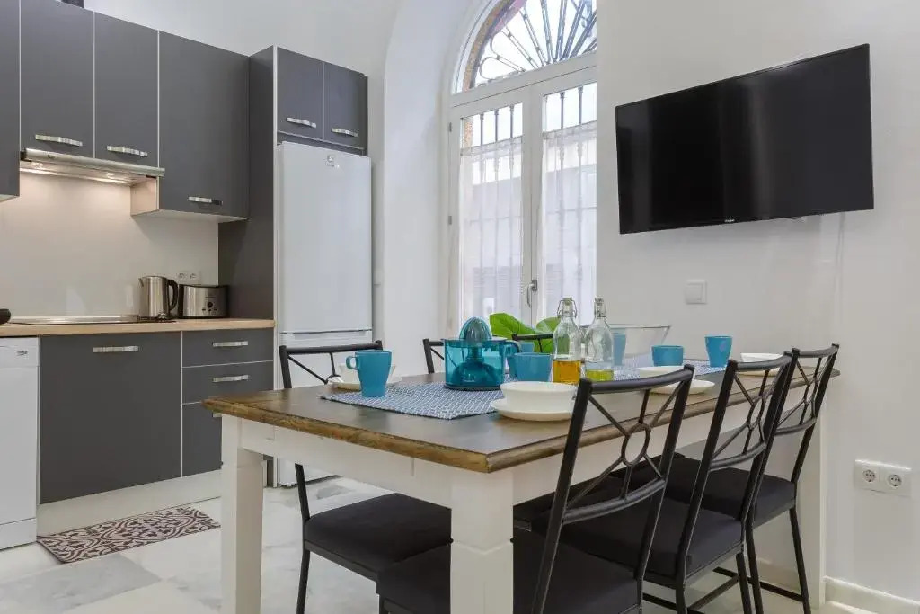 Casa del MALECON by Cadiz4Rentals