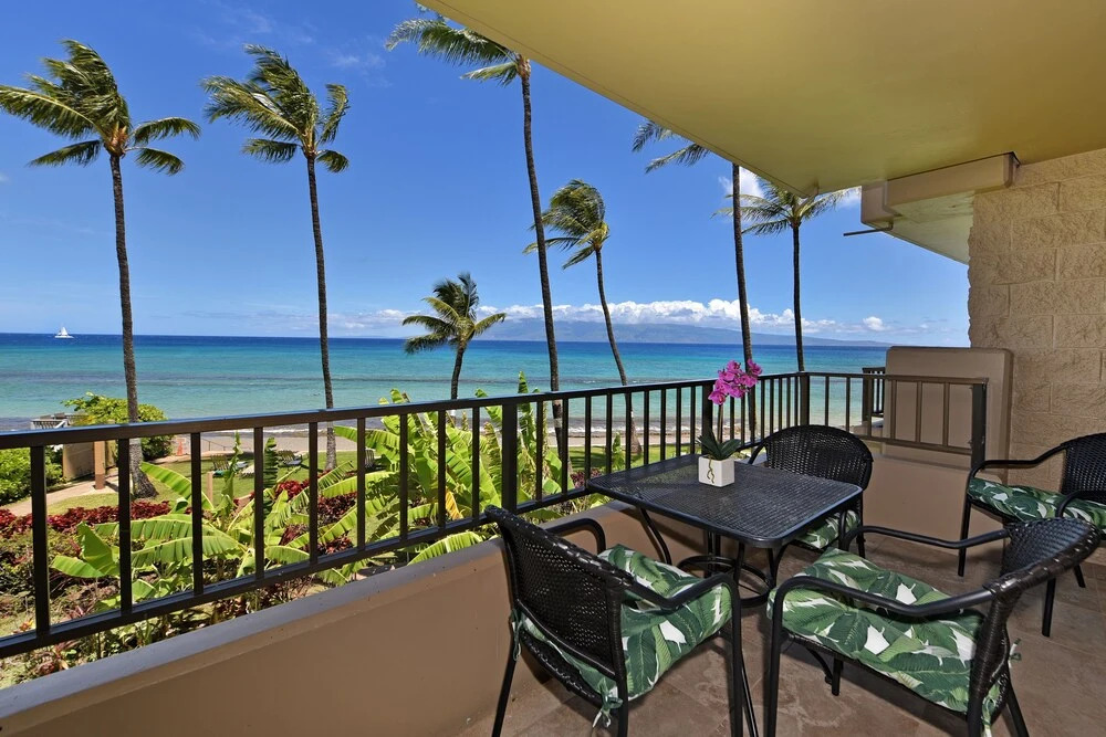 Paki Maui 207 by RedAwning