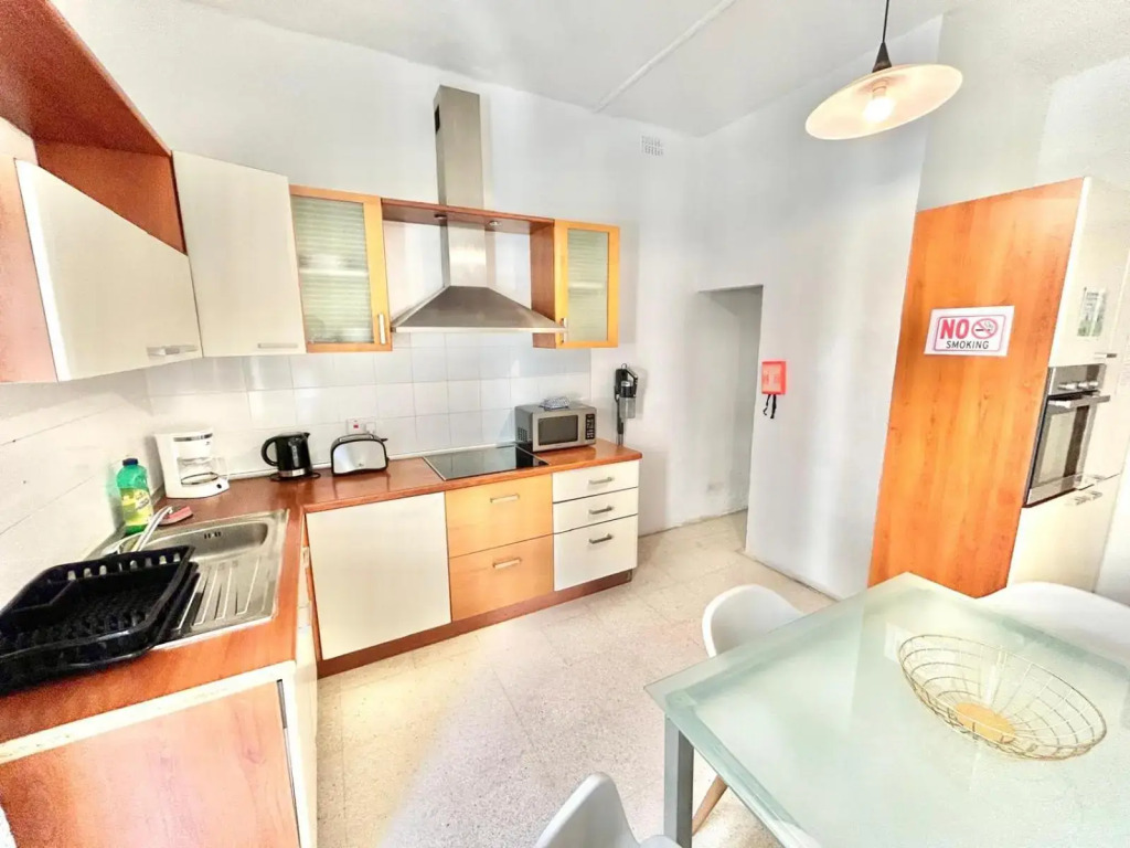 St Julians - Balluta Bay large 3 bedroom apartment