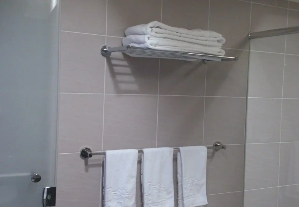 Shun-Yi Hotel