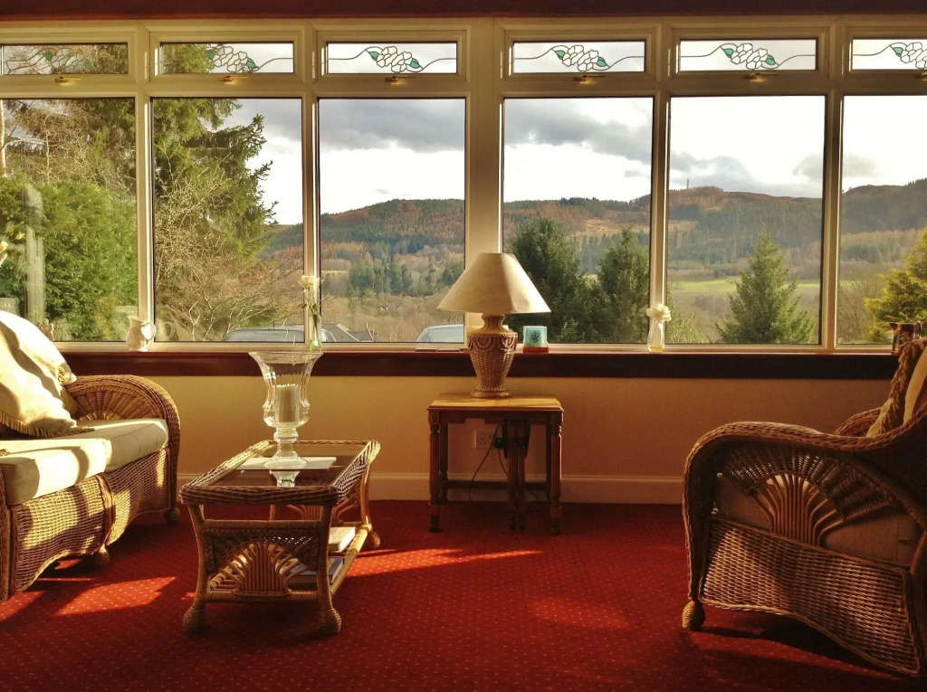 Tigh Na Cloich