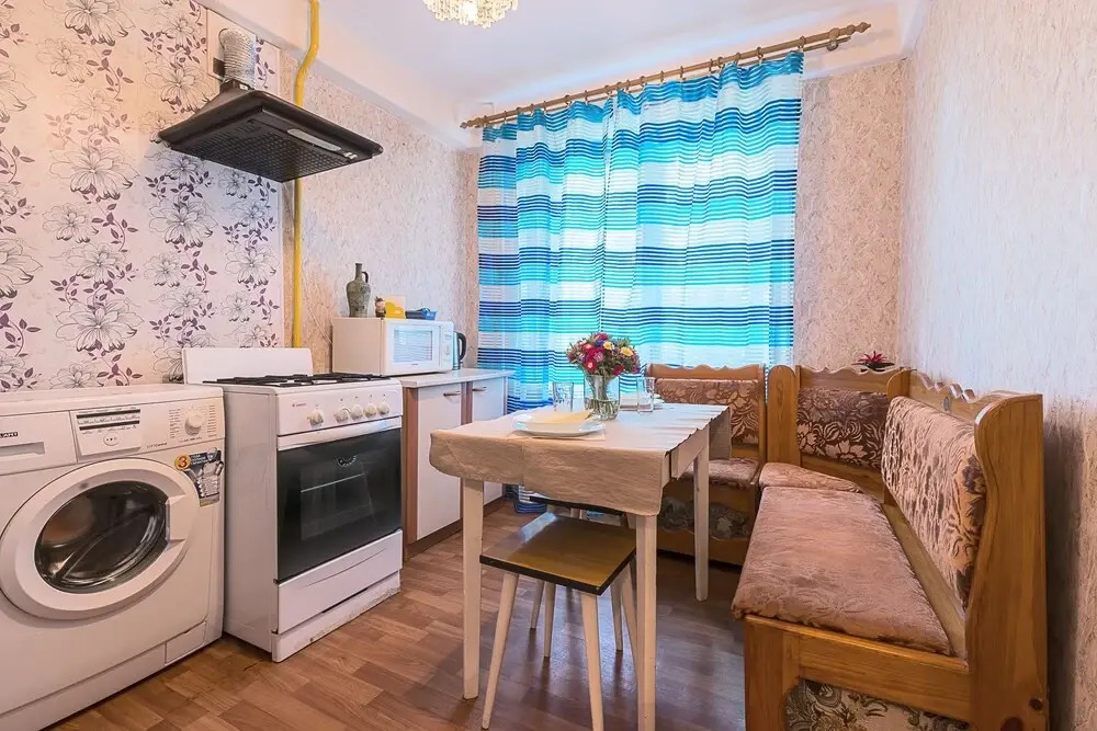 FlatHome24 on Bolshevikov 25