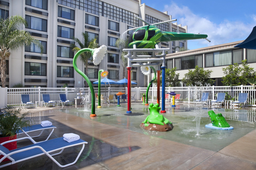 Holiday Inn Hotel & Suites Anaheim by IHG